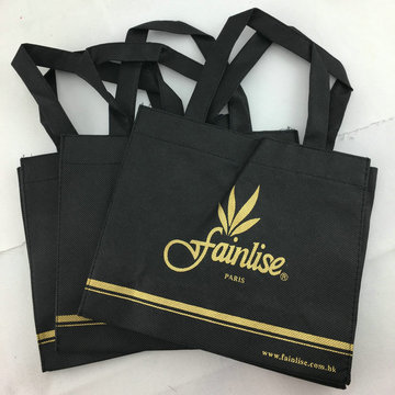 無紡布袋的多樣應(yīng)用與定制優(yōu)勢