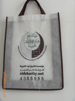 無紡布袋定制指南 價格、廠家與環(huán)保購物袋的選擇